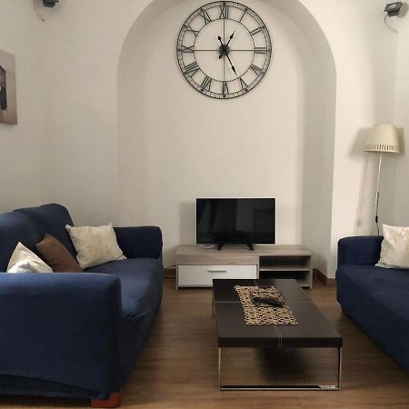 Elle'S House Apartment Савона Екстериор снимка