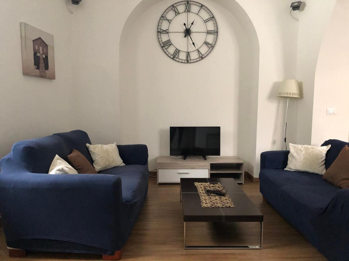 Elle'S House Apartment Савона Екстериор снимка