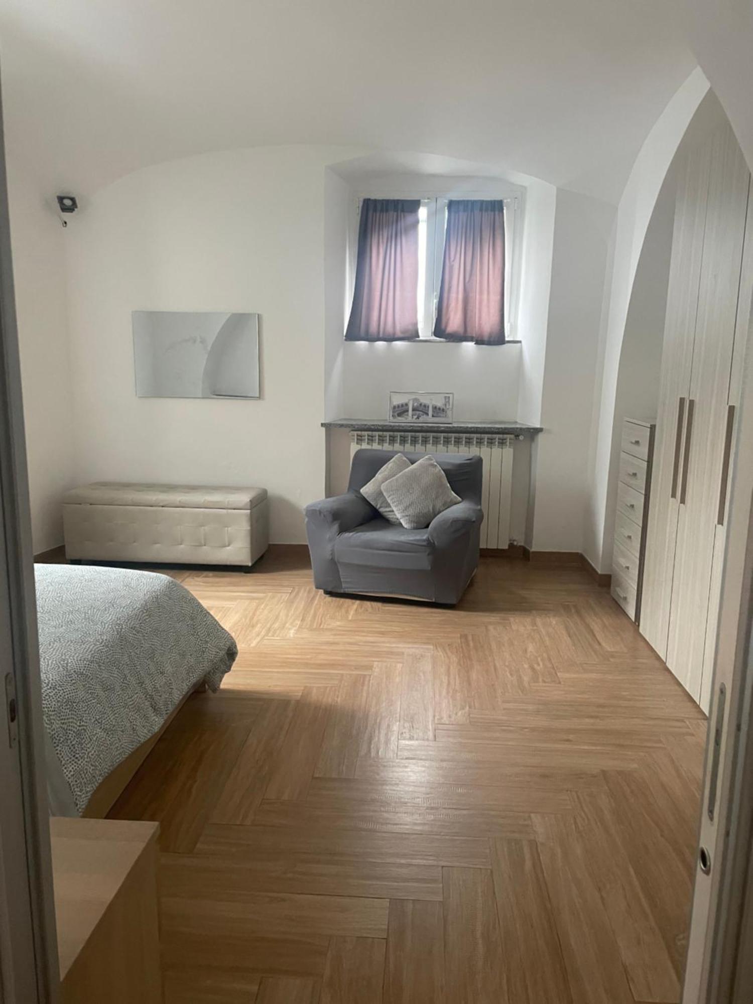 Elle'S House Apartment Савона Екстериор снимка