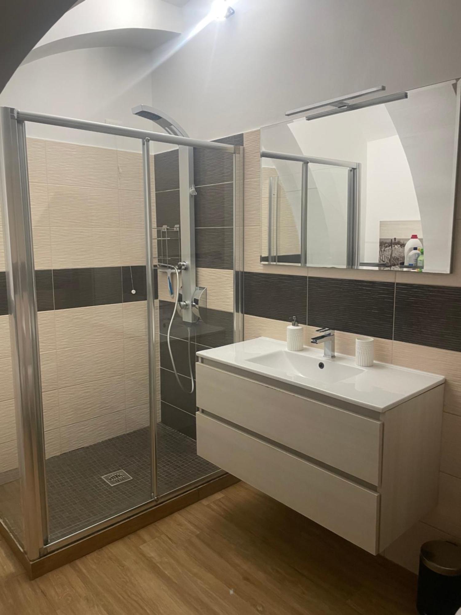 Elle'S House Apartment Савона Екстериор снимка
