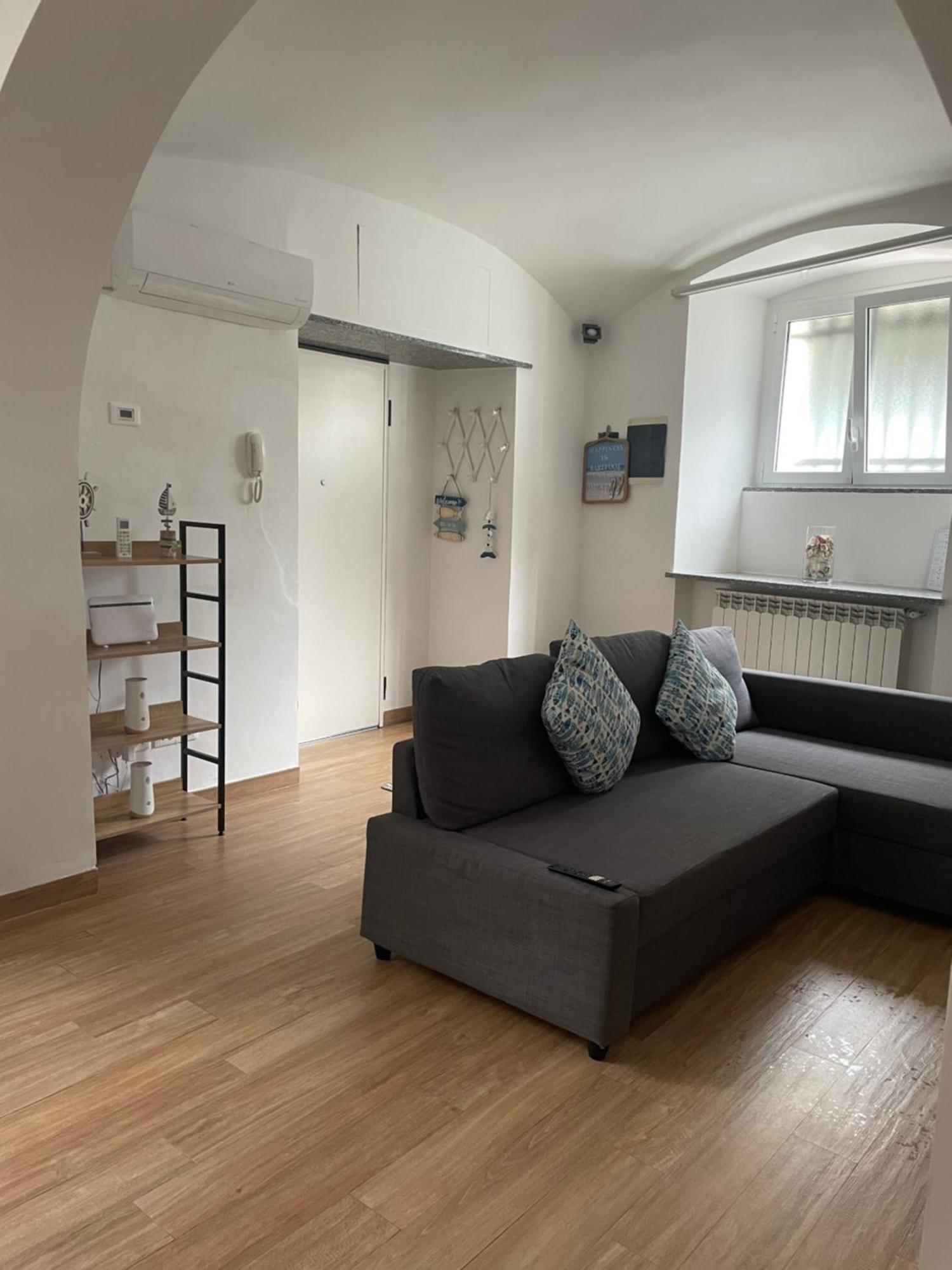 Elle'S House Apartment Савона Екстериор снимка