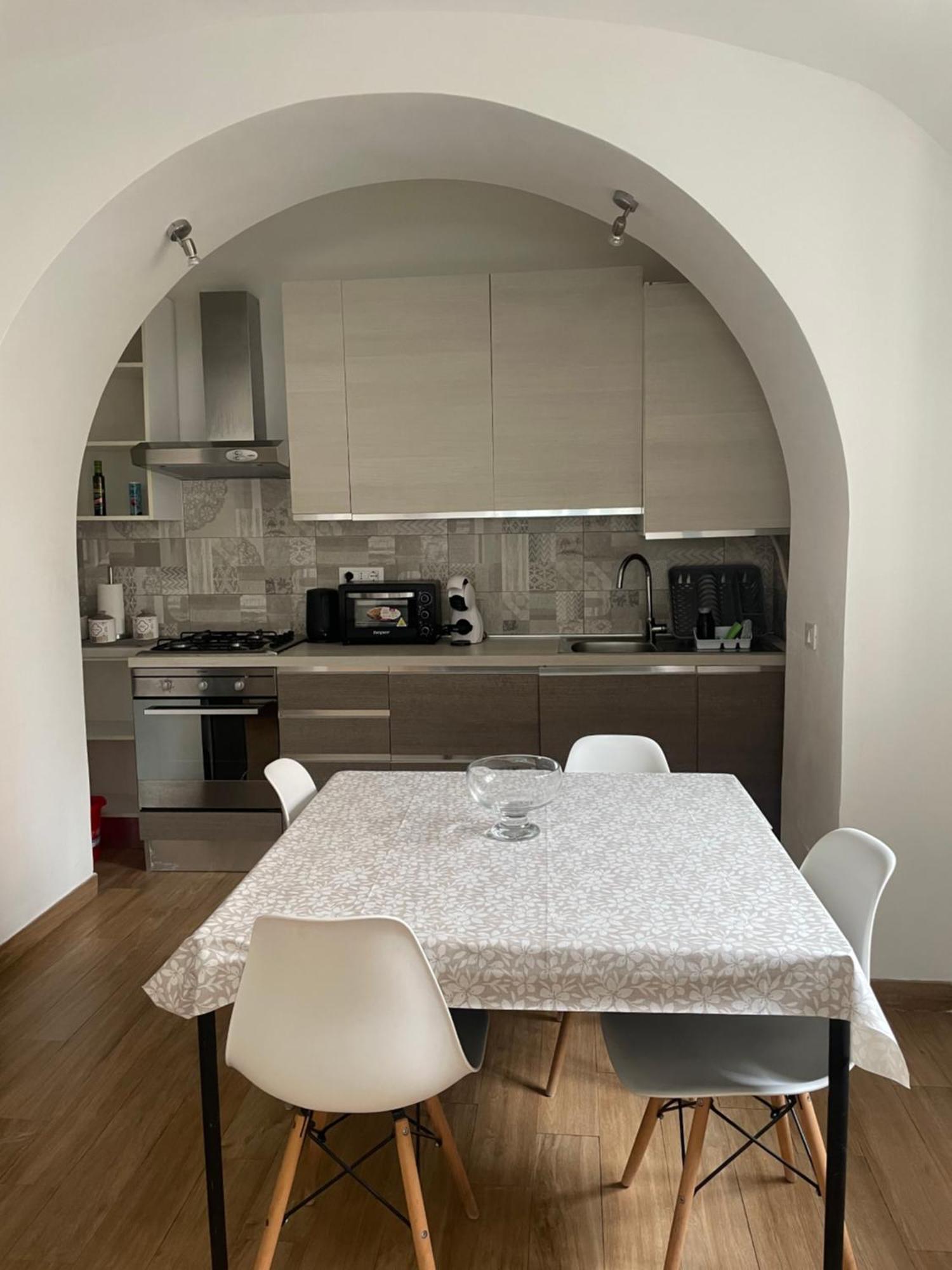 Elle'S House Apartment Савона Екстериор снимка